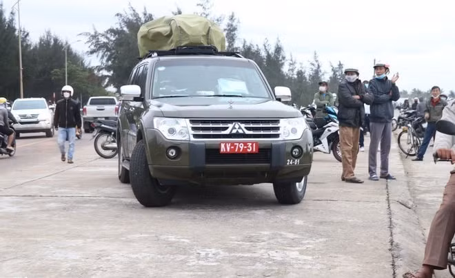 hinh anh cac luc luong den tim kiem cuu nan duong thuy tai quang nam hinh 4