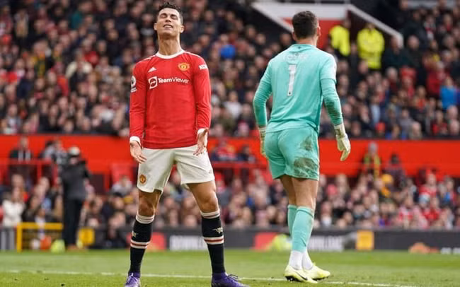 vong 27 ngoai hang anh mu gay that vong man city noi rong khoang cach voi liverpool hinh 1