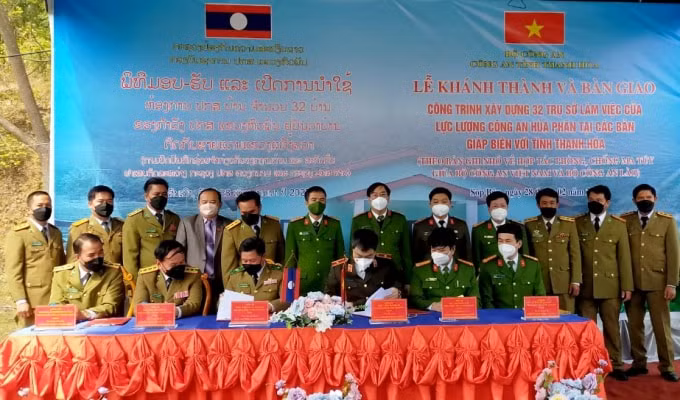 cong an tinh thanh hoa ban giao 32 tru so lam viec cho cong an cac ban bien gioi tinh hua phan lao hinh 1