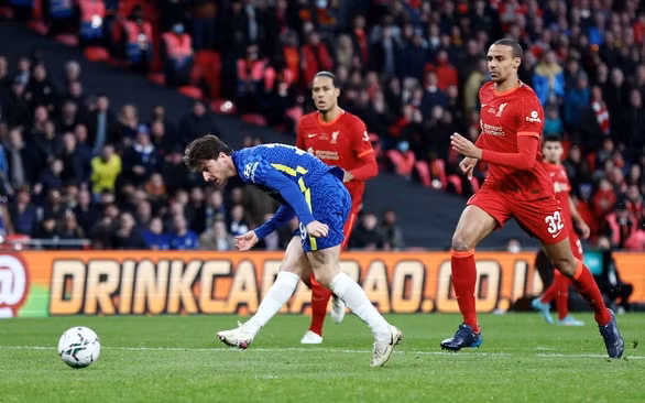 danh bai chelsea liverpool vo dich cup lien doan anh hinh 2