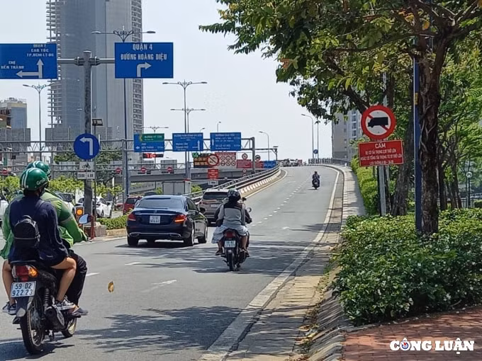 muon kieu bien bao giao thong danh do nguoi di duong o tp hcm hinh 2