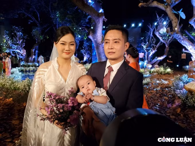 cap doi duong tinh covid 19 trong buoi dam cuoi tap the khien nguoi xem xuc dong hinh 13