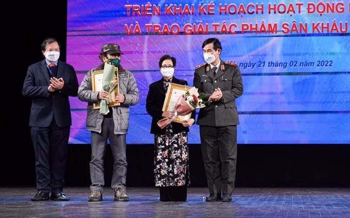 hoi nghe si san khau viet nam trao 31 giai thuong san khau nam 2021 hinh 1