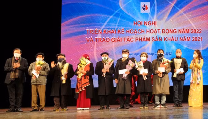 hoi nghe si san khau viet nam trao 31 giai thuong san khau nam 2021 hinh 4