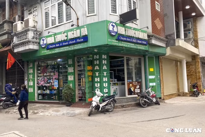 ha noi ca nhiem covid 19 tang cao cac cua hang thuoc chay hang kit test hinh 1