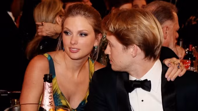 ro tin taylor swift dinh hon voi ban trai kem 3 tuoi sau 5 nam hen ho hinh 2