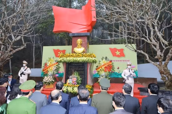 tham lai noi dau tien bac ho ve thanh hoa hinh 4
