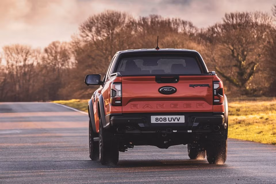 ford ranger raptor 2023 ra mat so huu suc manh gan 400 ma luc hinh 3