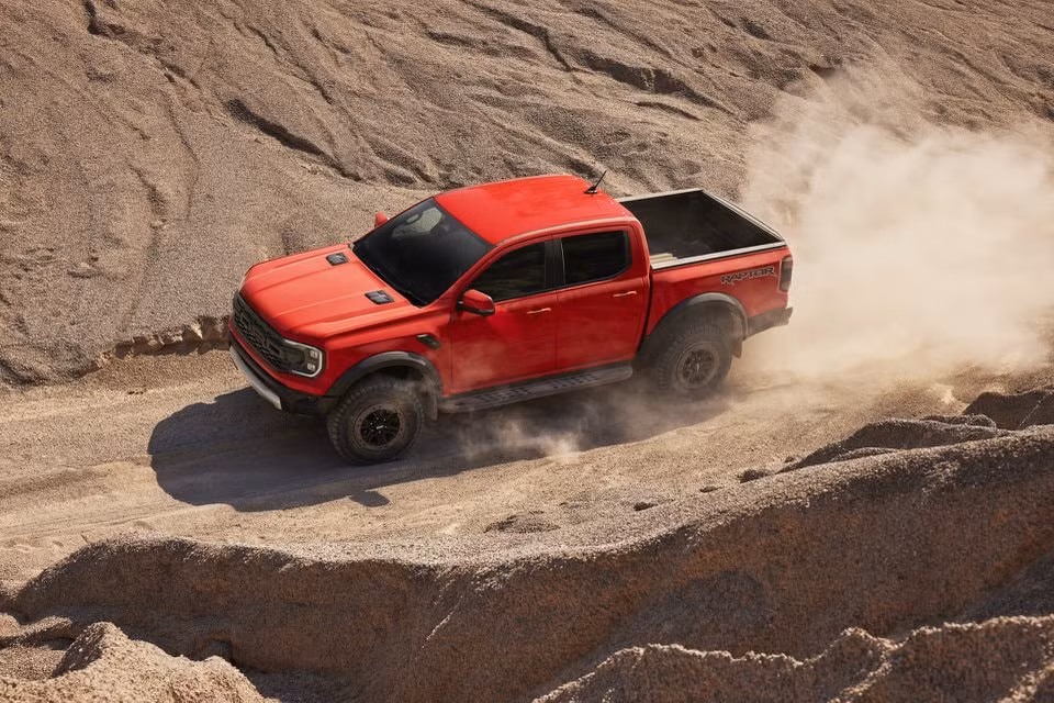 ford ranger raptor 2023 ra mat so huu suc manh gan 400 ma luc hinh 2