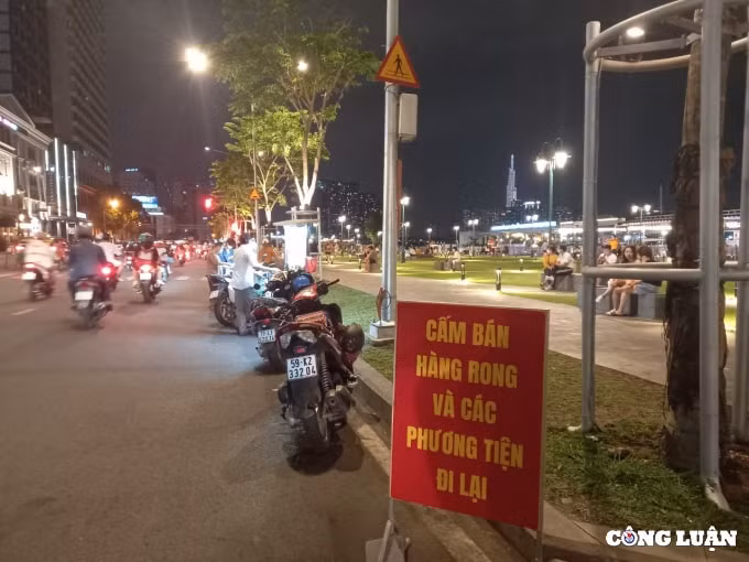dau xe ban hang rong bat nhao tai cong vien moi cai tao o tp hcm khi nao duoi thi chay thoi hinh 3