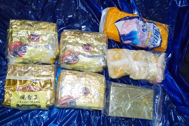 Số lượng ma túy khủng gồm 5 kg ma túy đá, 6.000 viên ma túy tổng hợp và 2 bánh heroin đã bị thu giữ. Ảnh: internet.