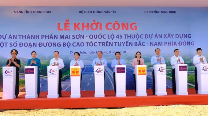 Thủ tướng Chính phủ Nguyễn Xuân Phúc dự lễ khởi công đường cao tốc Bắc - Nam