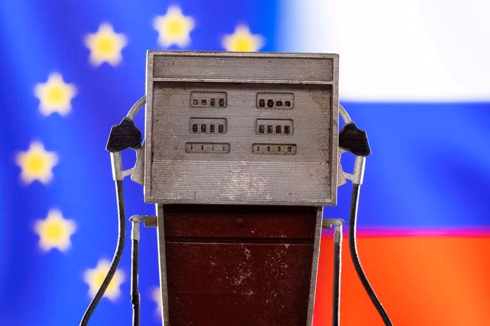 eu dieu chinh trung phat dau mo nga voi cac nuoc thu ba hinh 1