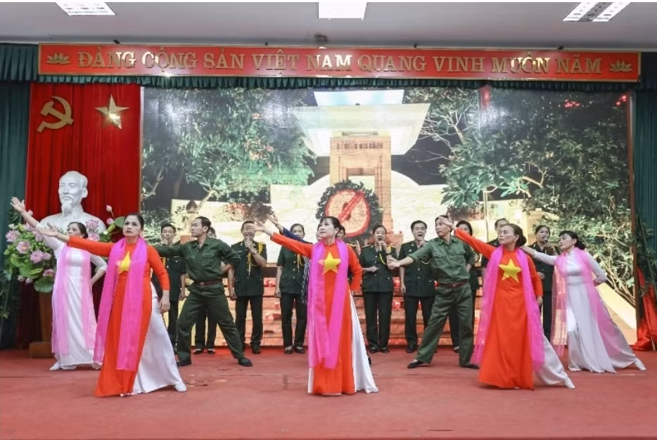 day manh cac hoat dong den on dap nghia nhan dip ky niem 75 nam ngay thuong binh liet sy hinh 15