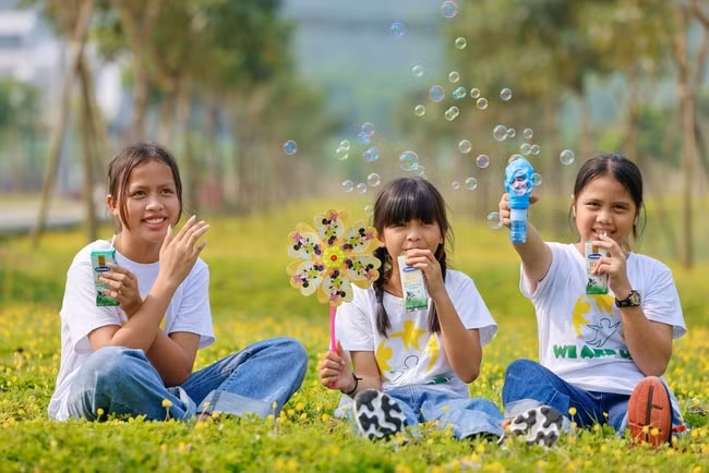 vinamilk va quy sua vuon cao viet nam to chuc nhieu hoat dong dong hanh nhan dip 15 thanh lap hinh 9
