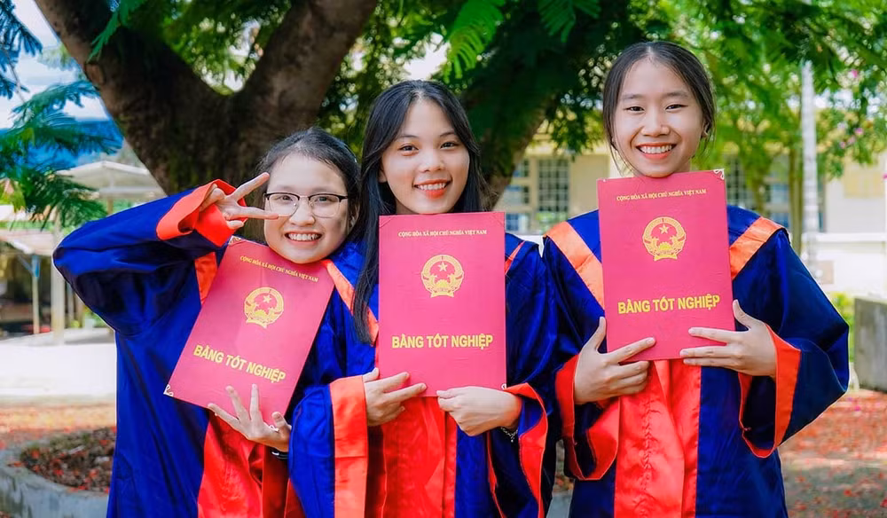 nu thu khoa kep cua tinh gia lai duoc tuyen thang vao dai hoc la ai hinh 2