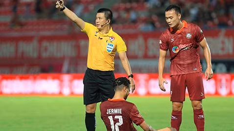 trong tai fifa hoang ngoc ha khong cam coi tai vong 9 vleague 2022 hinh 2
