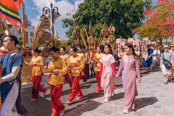 no nuc tray hoi muon mau xu quang tai vinwonders nam hoi an hinh 1
