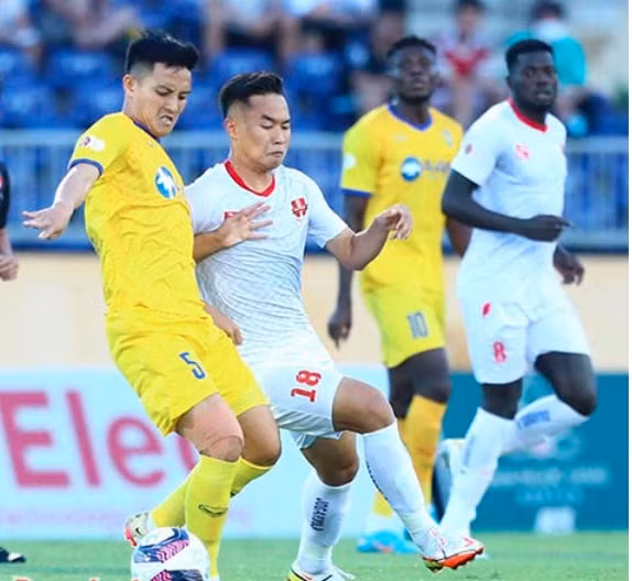 hlv chu dinh nghiem noi gi khi chung kien sieu pham cua phan van duc hinh 3