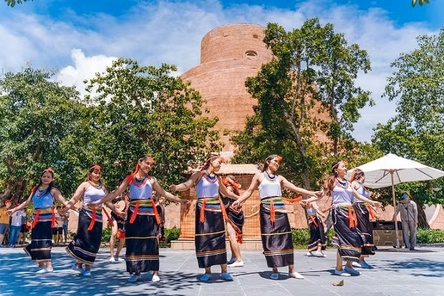 nhung gam mau le hoi tay nguyen khuay dong mua he vinwonders nam hoi an hinh 2
