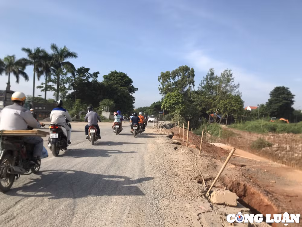 duong giao thong tram ty thanh cai bay voi nguoi di duong hinh 9