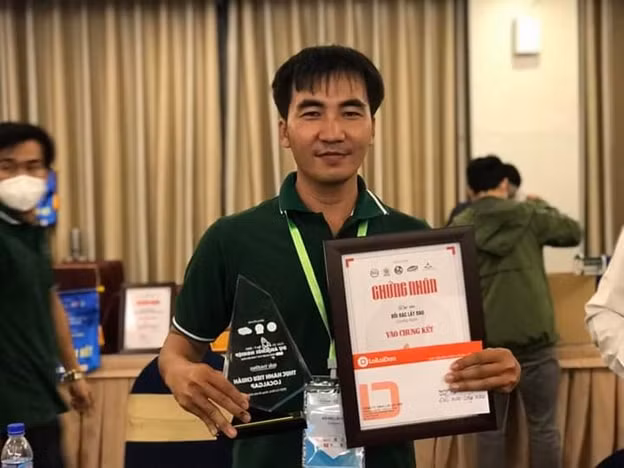 khoi nghiep voi nong nghiep xanh chang trai quang ngai dua dua hau te te len pho hinh 1