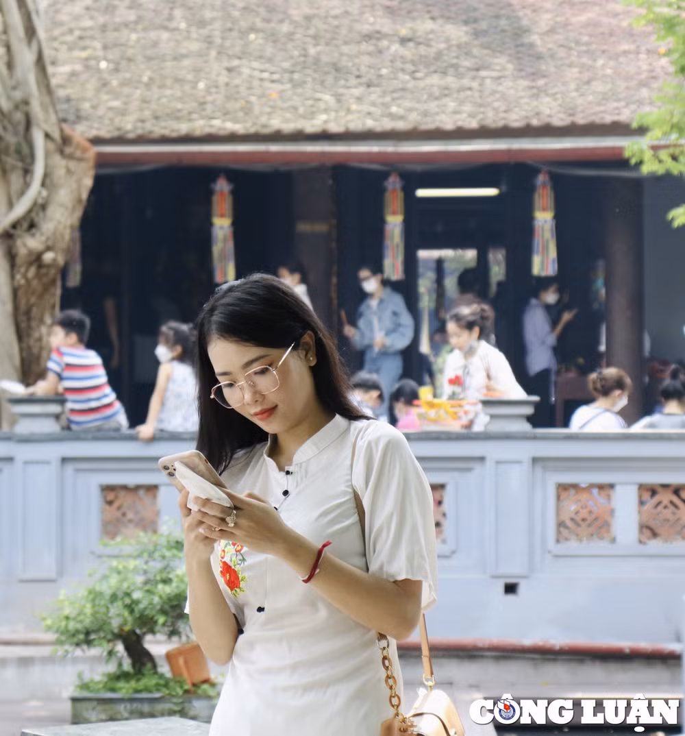 ngoi chua cau duyen noi tieng ha noi tap nap ngay dau thang 7 hinh 11