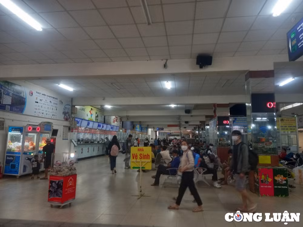 tinh hinh ban ve dien tu tai cac ben xe o tp hcm gio ra sao hinh 3