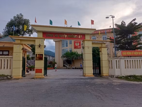 thanh hoa pho truong cong an huyen muong lat bi bat hinh 1