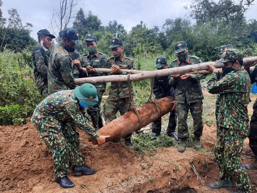 di doi huy no an toan qua bom nang hon 200kg o dak nong hinh 1