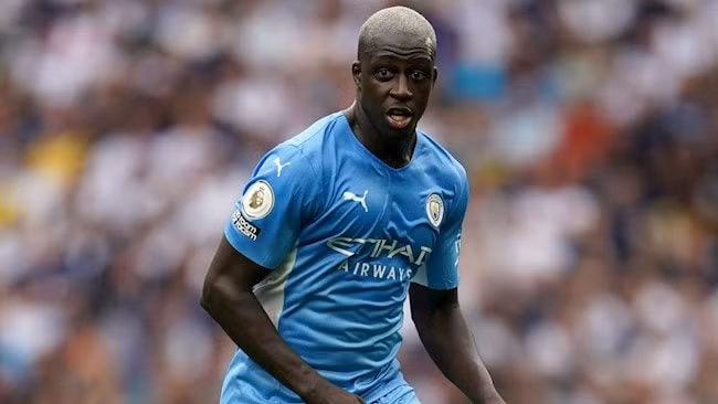dau cham het cho hau ve benjamin mendy o clb man city hinh 4