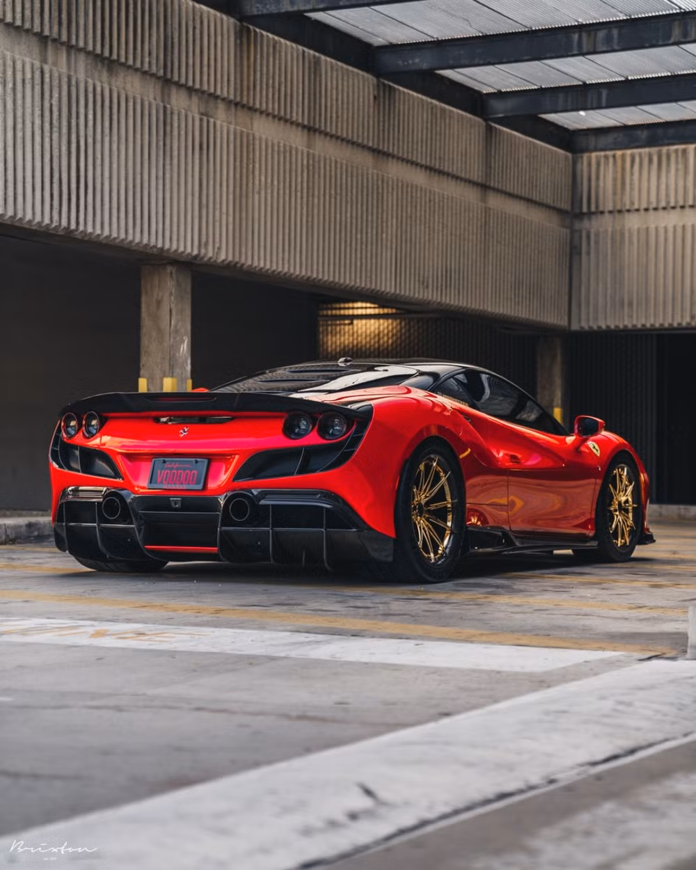chiem nguong sieu xe ferrari f8 tributo duoc do banh xe ma vang hinh 4