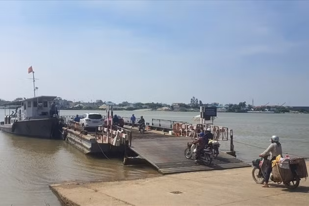 thai binh tam dung 7 ben khach ngang song giap ranh voi nam dinh hinh 1