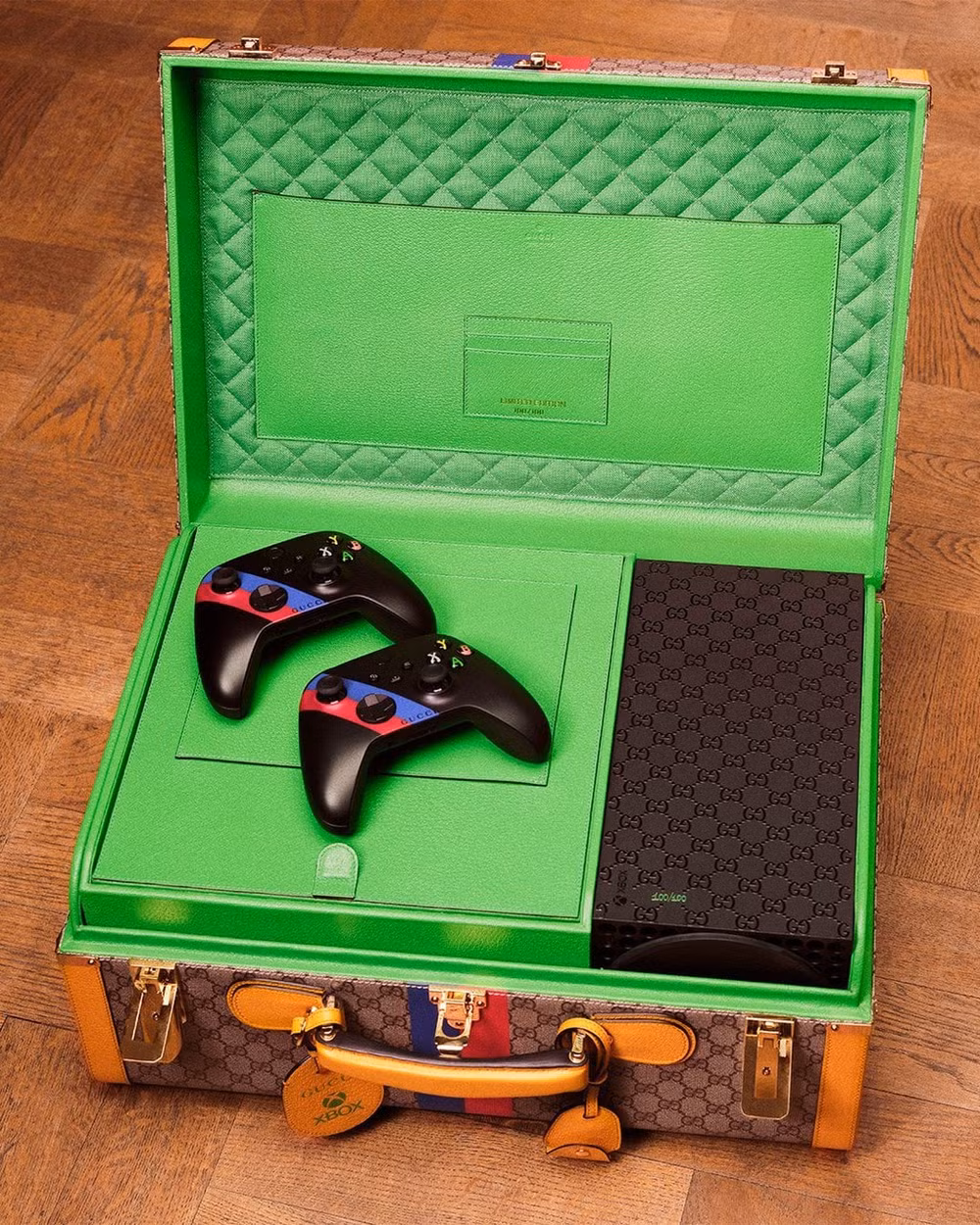 gucci phat hanh phien ban xbox series x gioi han co gia len toi 10000 usd hinh 2