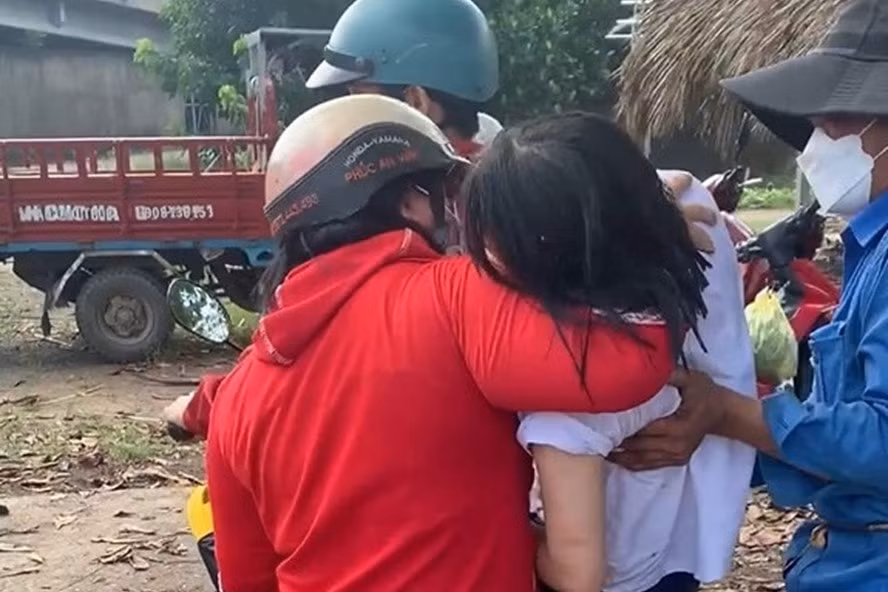 cuu thanh cong nu sinh nhay cau phu cuong xuong song sai gon tu tu hinh 1