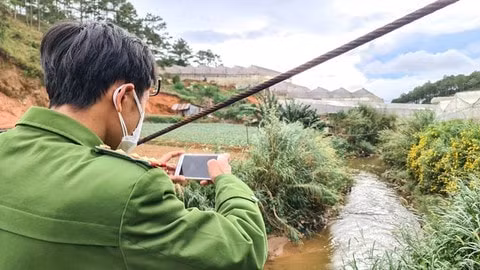 da lat dung dien luoi di bat ca suoi 3 nguoi tu vong tai cho hinh 1