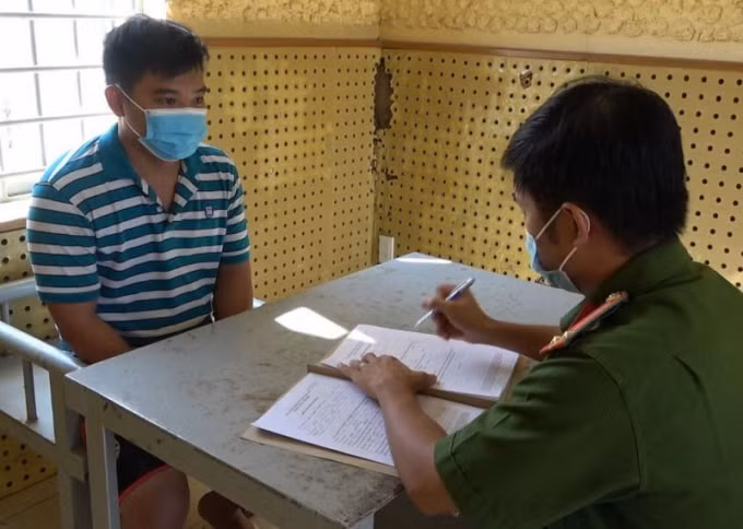 bat giu doi tuong dung video nhay cam de tong tien nguoi yeu cu hinh 1