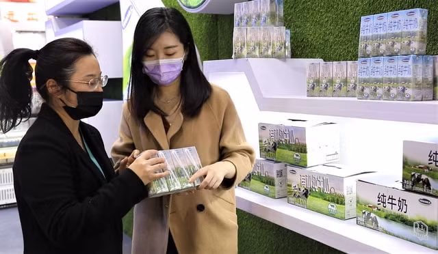 sua tuoi organic vinamilk gay an tuong tai trien lam quoc te thuong hai hinh 4
