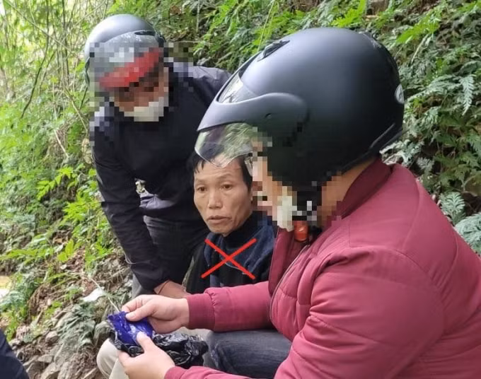 nghe an bat giu doi tuong mua ban hon 400 ma tuy tong hop hinh 1