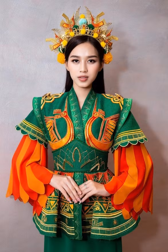 nhung thiet ke duoc do thi ha mang den miss world 2021 hinh 1