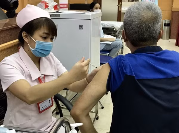bo y te yeu cau day nhanh tien do tiem vaccine phong covid 19 hinh 1