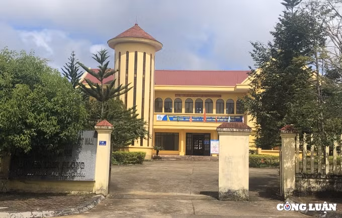 khong du dieu kien xem xet to cao voi lanh dao huyen kon plong hinh 1