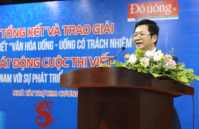 14 tac pham xuat sac duoc trao giai tai cuoc thi viet uong co van hoa uong co trach nhiem hinh 2