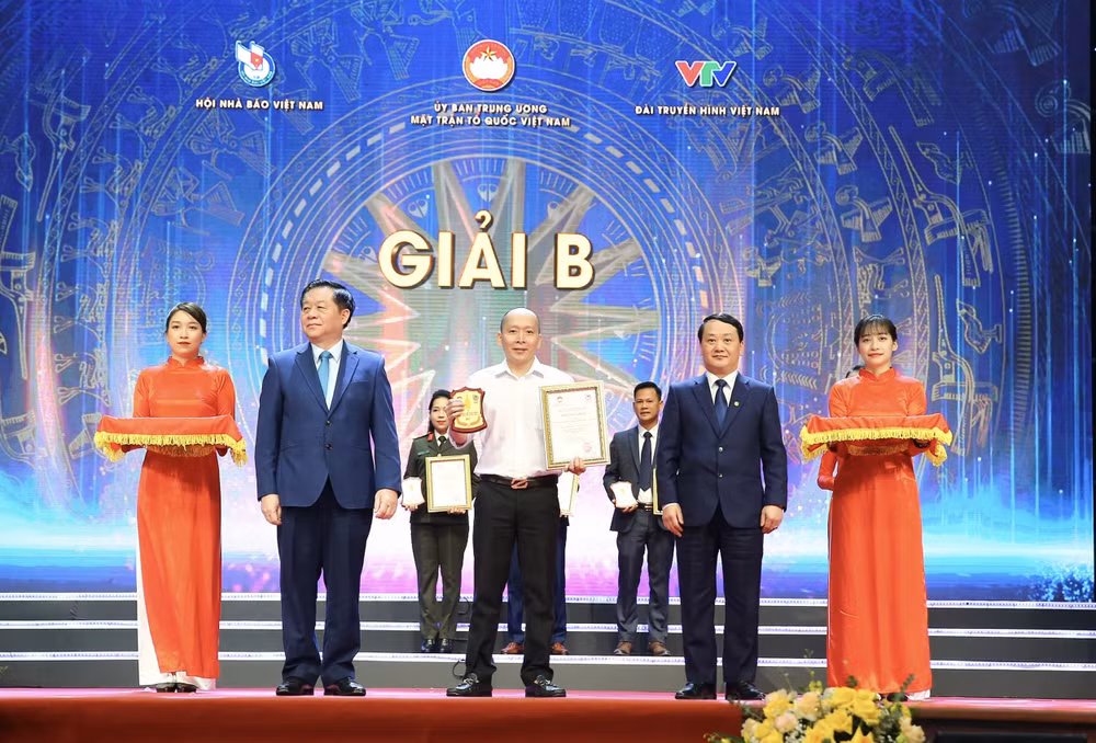 bao nha bao cong luan doat giai b giai bao chi toan quoc phong chong tham nhung tieu cuc lan thu ba hinh 3