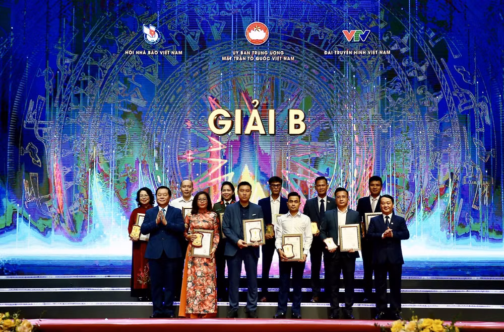 bao nha bao cong luan doat giai b giai bao chi toan quoc phong chong tham nhung tieu cuc lan thu ba hinh 6