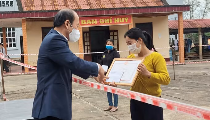 quang binh khen thuong giao vien day hoc truc tiep trong khu cach ly tap trung hinh 2