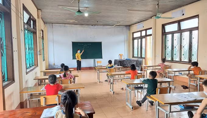 quang binh khen thuong giao vien day hoc truc tiep trong khu cach ly tap trung hinh 1