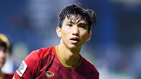 doan van hau sang han quoc phau thuat chan thuong hinh 2