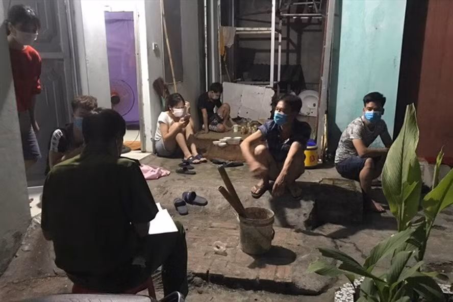 bac giang nguoi dan khong tu tap xem bong da tran viet nam nhat ban hinh 1