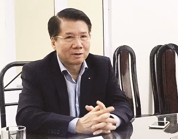ong truong quoc cuong co trach nhiem trong viec tham dinh xet duyet 2 ho so thuoc hinh 1